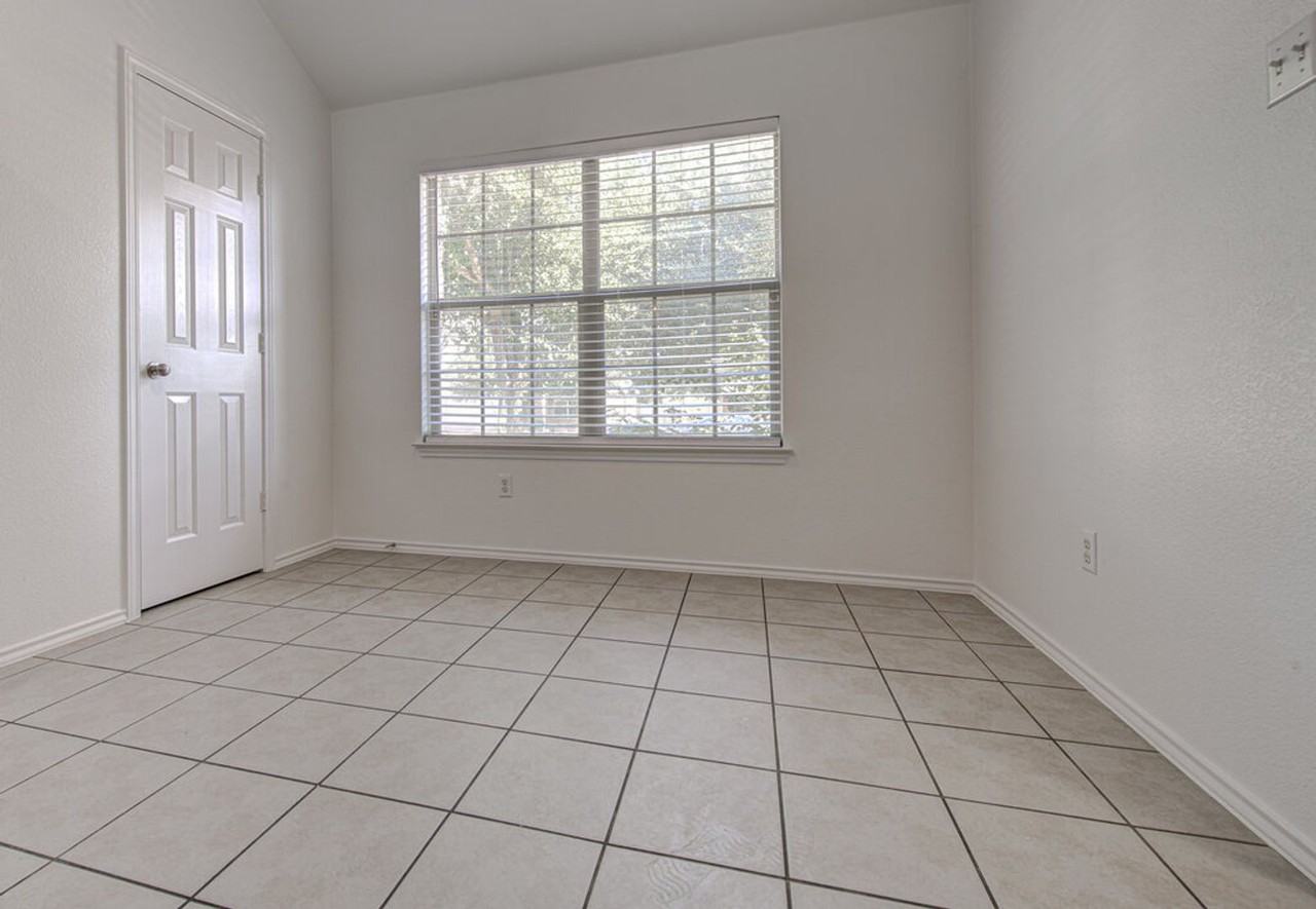 11108 Cain Harvest Dr - Photo 5 of 32