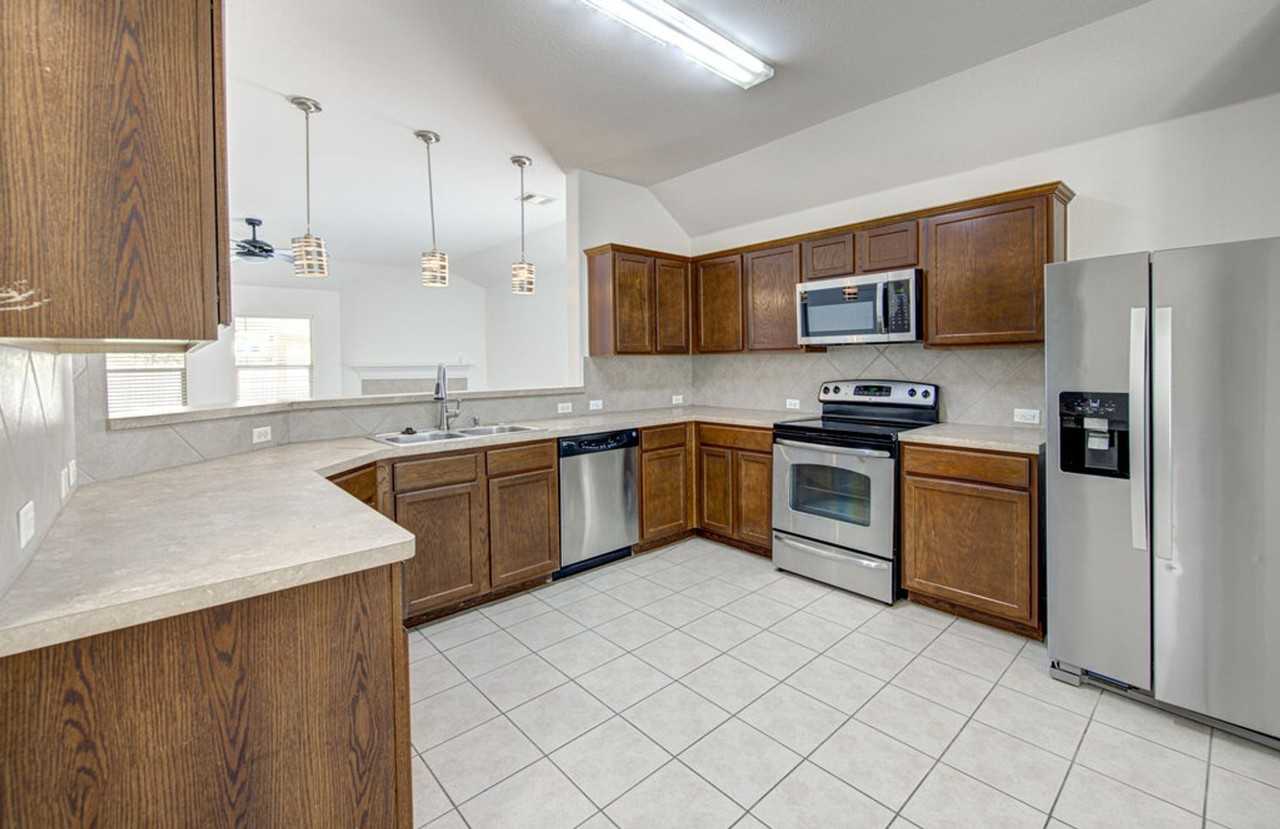 11108 Cain Harvest Dr - Photo 7 of 32