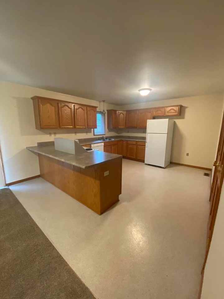 14209 W Katriene Dr - Photo 3 of 10