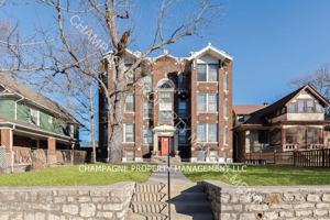 featured image of 618/620 W. 39th Terrace