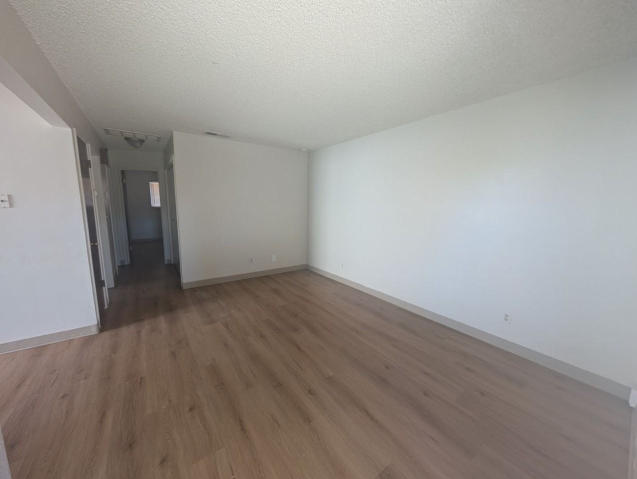 1103 Sycamore St - Photo 2 of 13