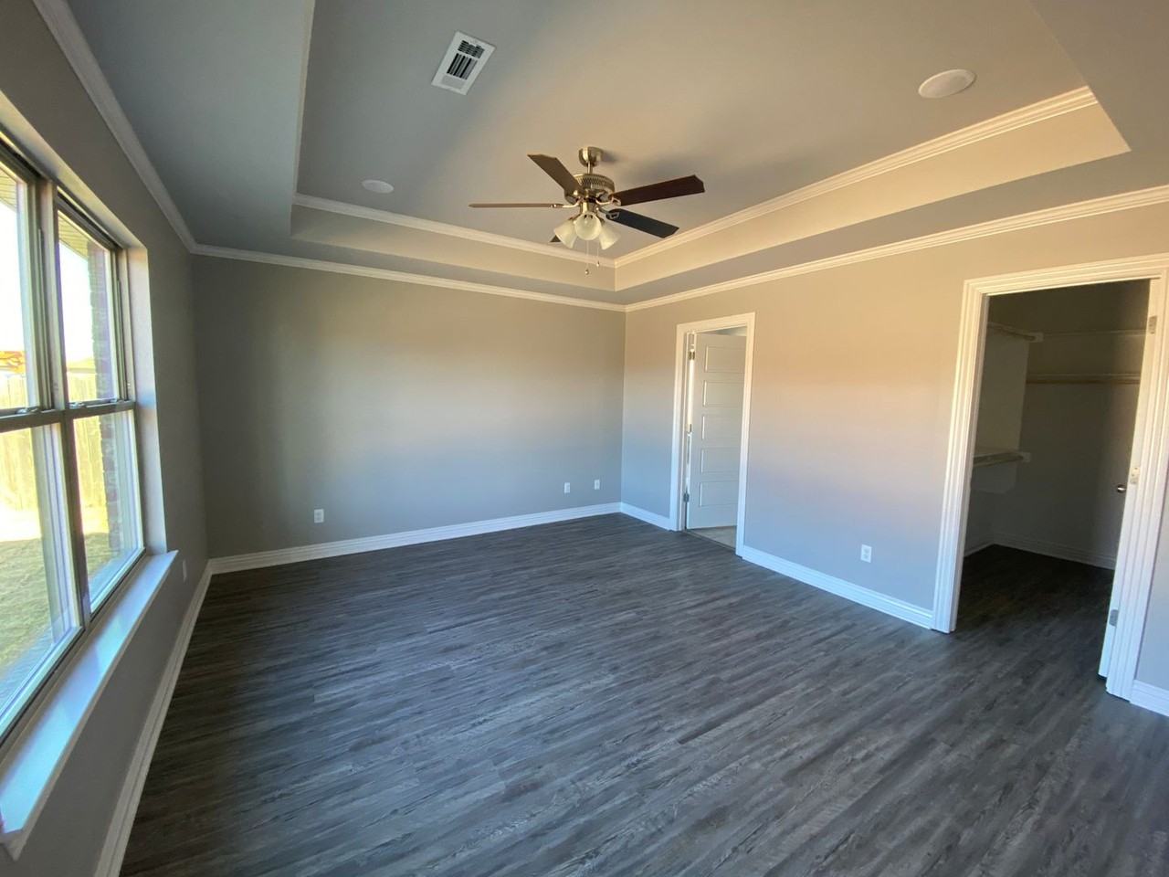 802 Sw Cabriolet St - Photo 4 of 12
