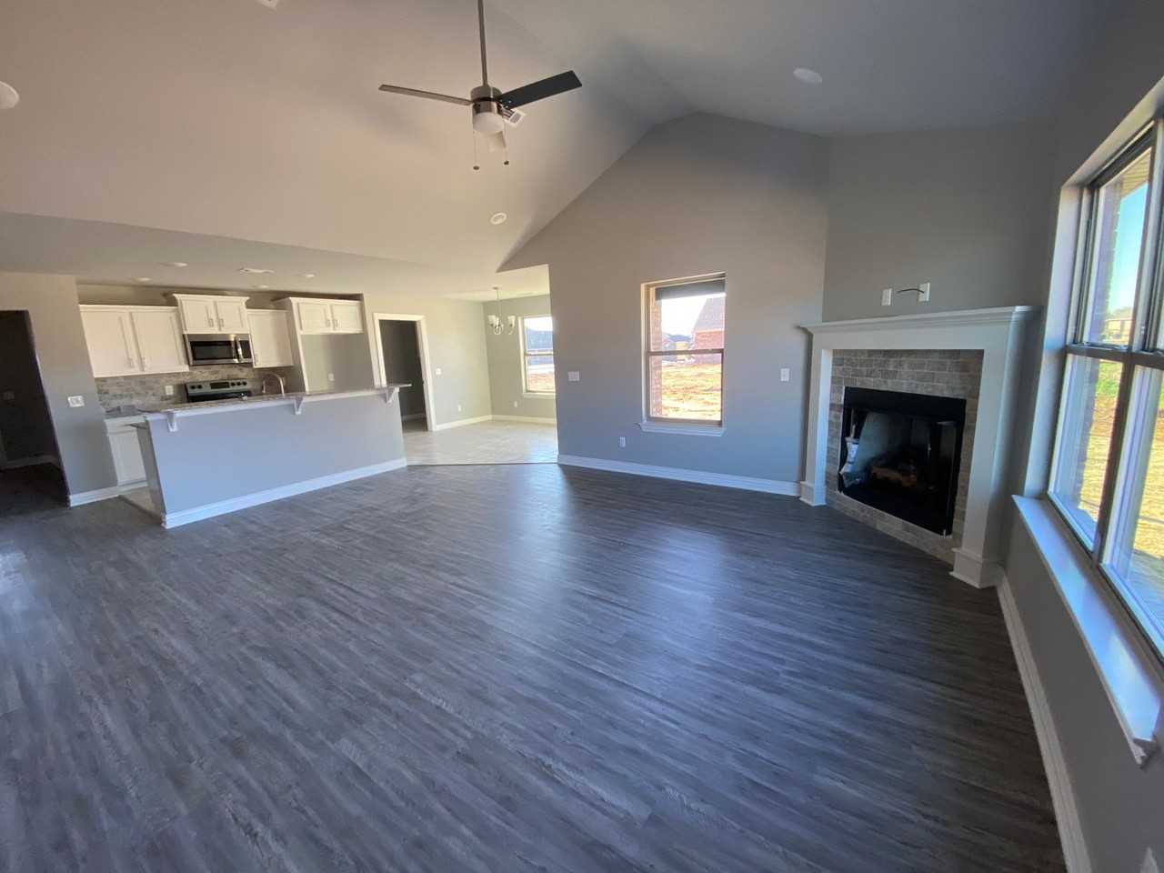 802 Sw Cabriolet St - Photo 6 of 12