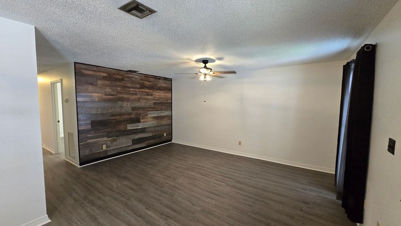 633 West Oak Terrace Drive - Photo 3 of 23