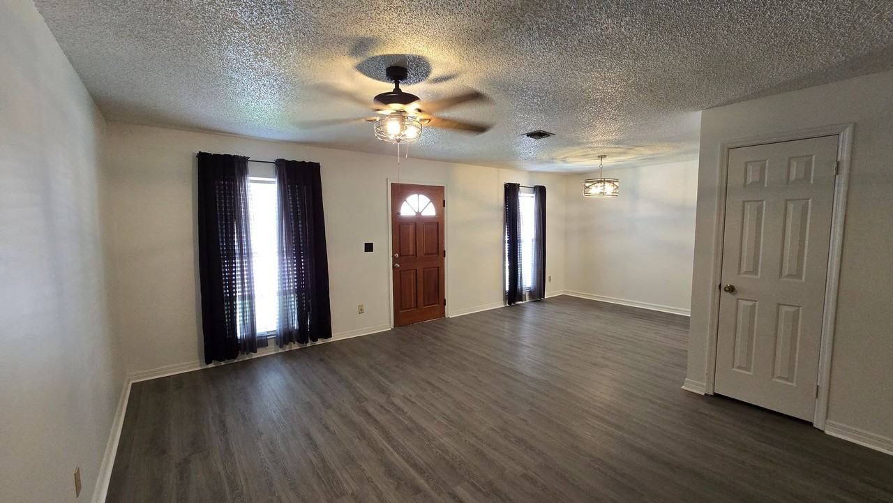 633 West Oak Terrace Drive - Photo 4 of 23