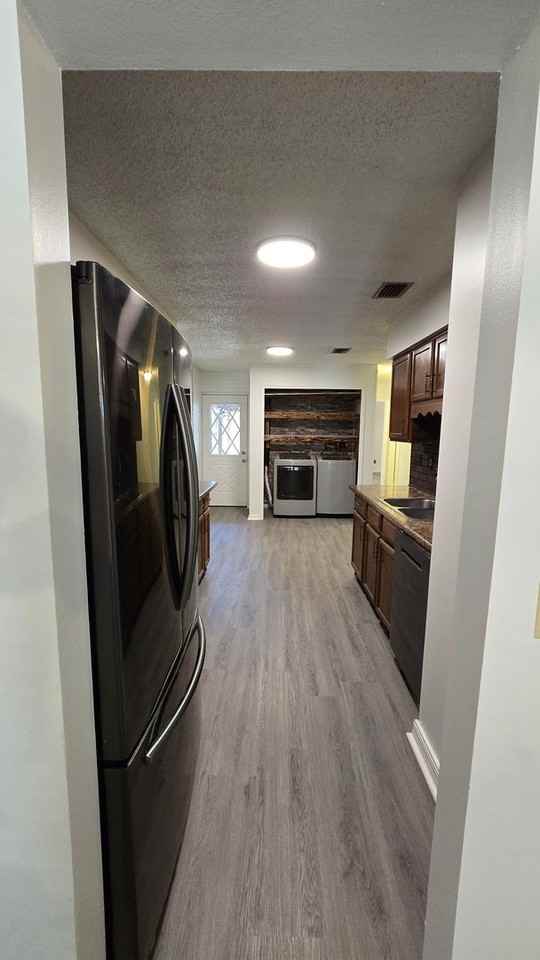 633 West Oak Terrace Drive - Photo 7 of 23