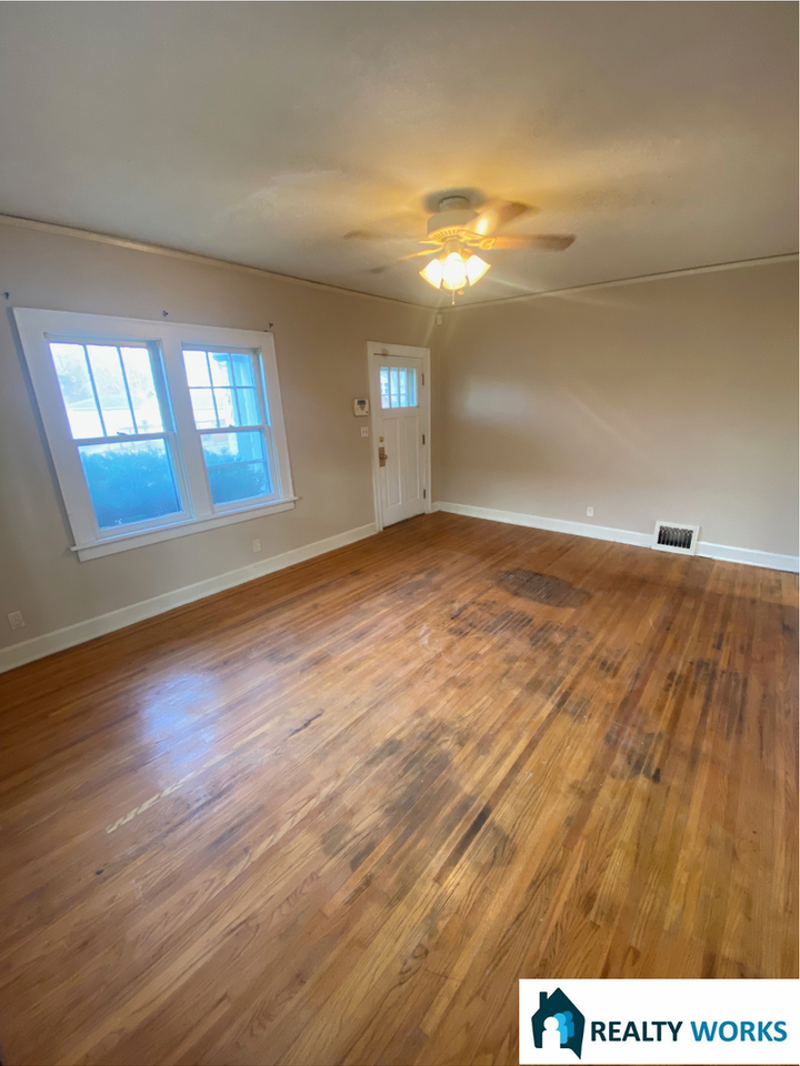 4525 Hillside St - Photo 3 of 14