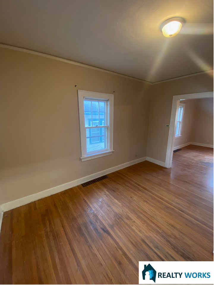4525 Hillside St - Photo 4 of 14
