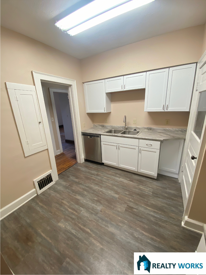 4525 Hillside St - Photo 5 of 14