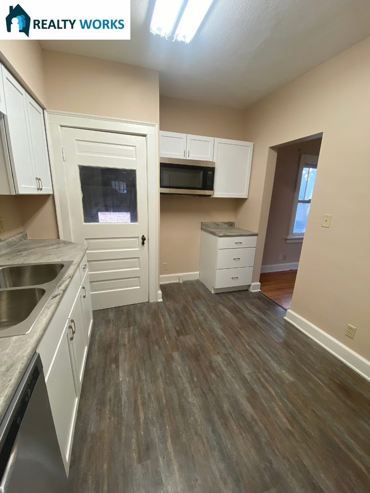 4525 Hillside St - Photo 6 of 14
