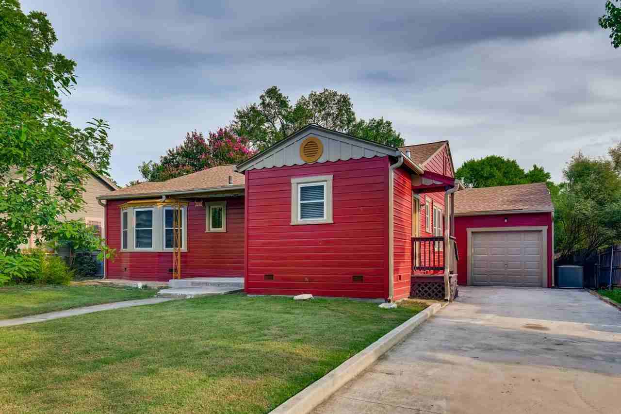 2040 W Mistletoe Ave - Photo 2 of 20