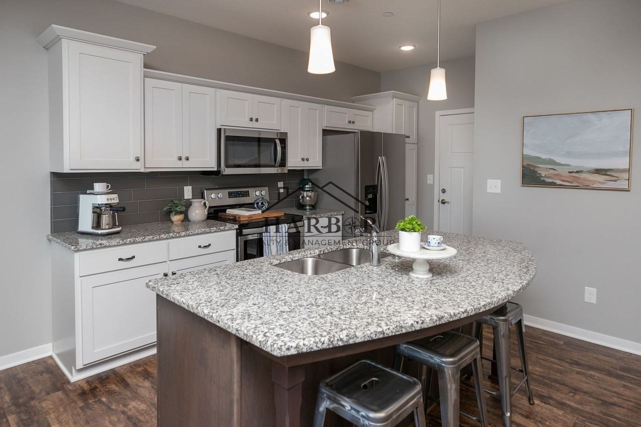 5079 56th St Nw - Photo 5 of 32