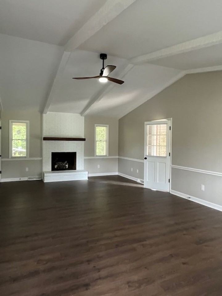 3207 Isley Dr - Photo 2 of 9