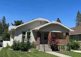 featured image of 208 W 19th Ave
