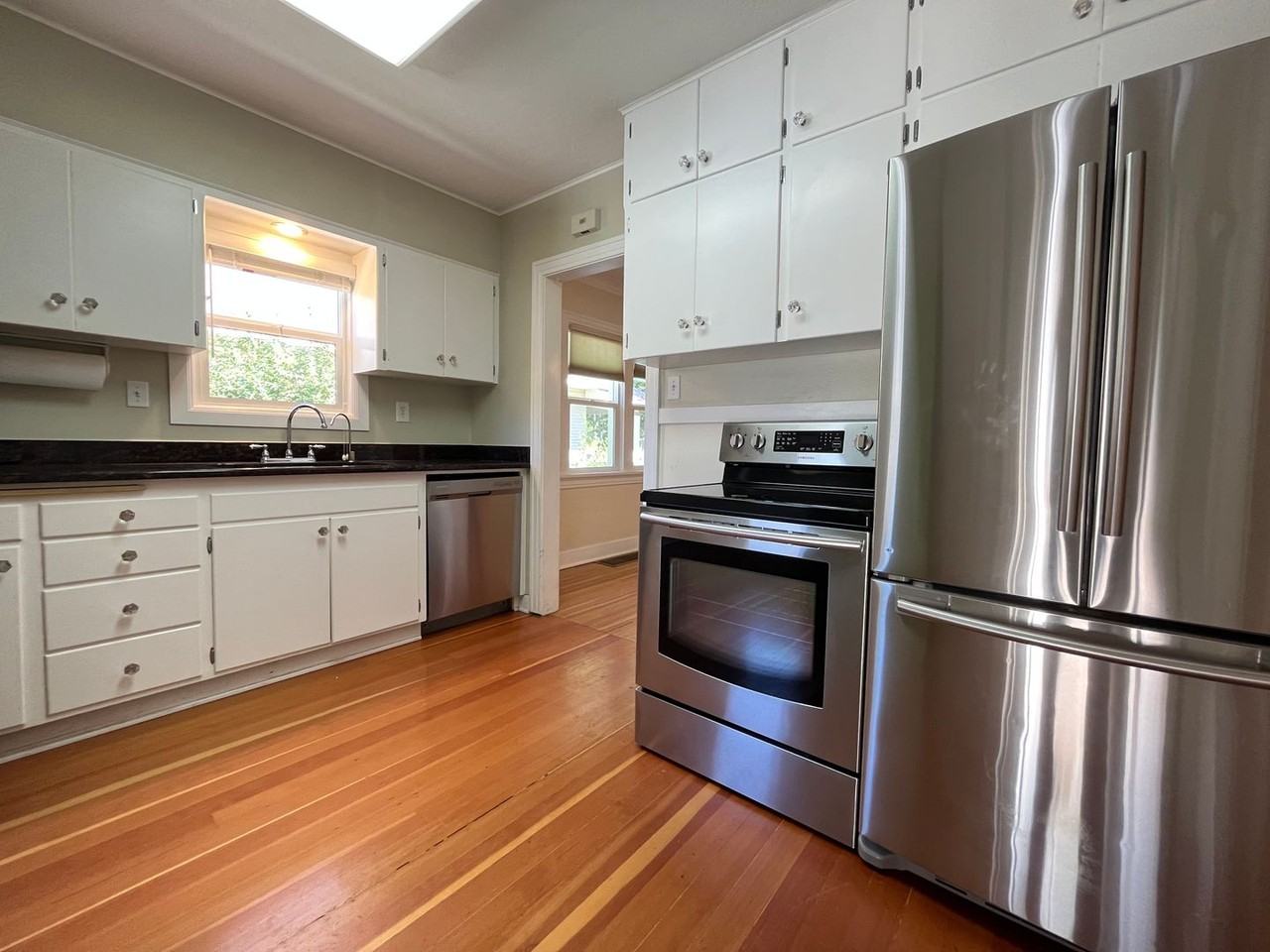 208 W 19th Ave - Photo 7 of 13