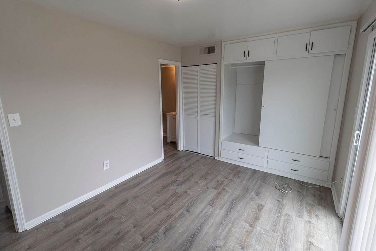 708 W Cunningham Dr #3 - Photo 7 of 12