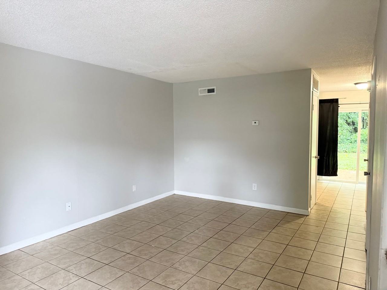 405 17th Ave Ne - Photo 3 of 18