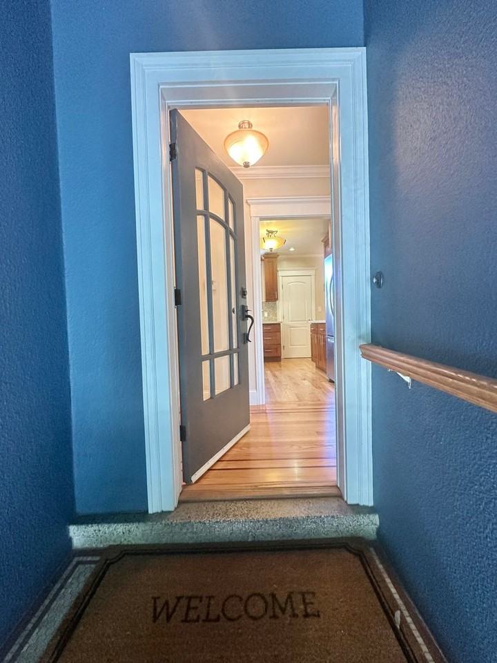 1325 24th Ave - Photo 2 of 33