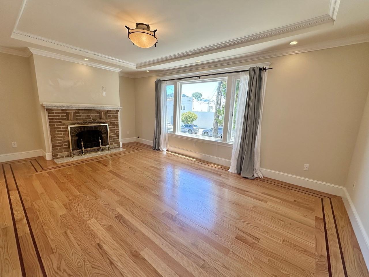 1325 24th Ave - Photo 3 of 33