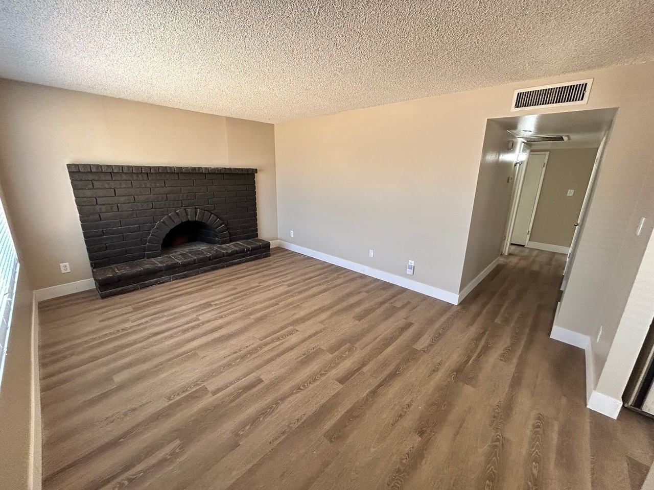 8443 W Glenrosa Ave - Photo 2 of 21