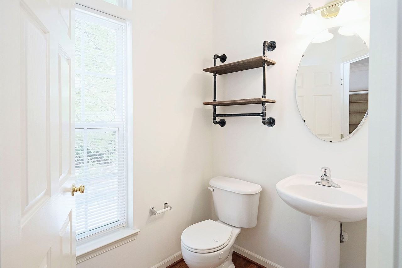 920 Rainier Rd - Photo 7 of 22