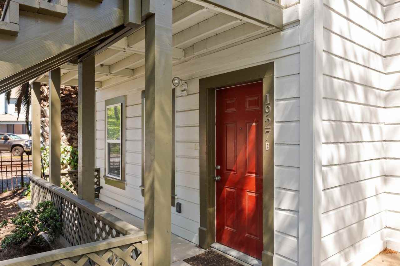1927 P St #B - Photo 2 of 32