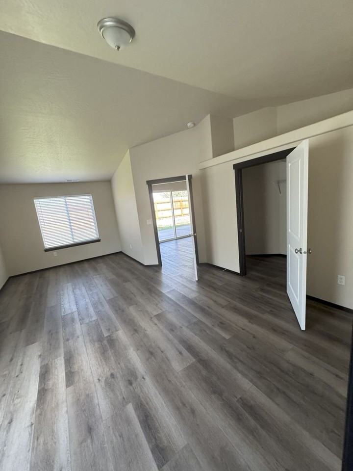 363 Cardinal Pl - Photo 3 of 19