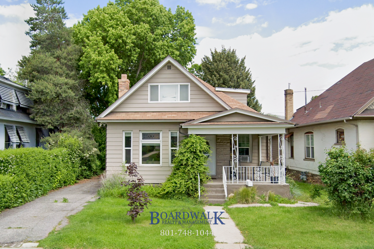 1035 E 1700 S - Photo 4 of 50