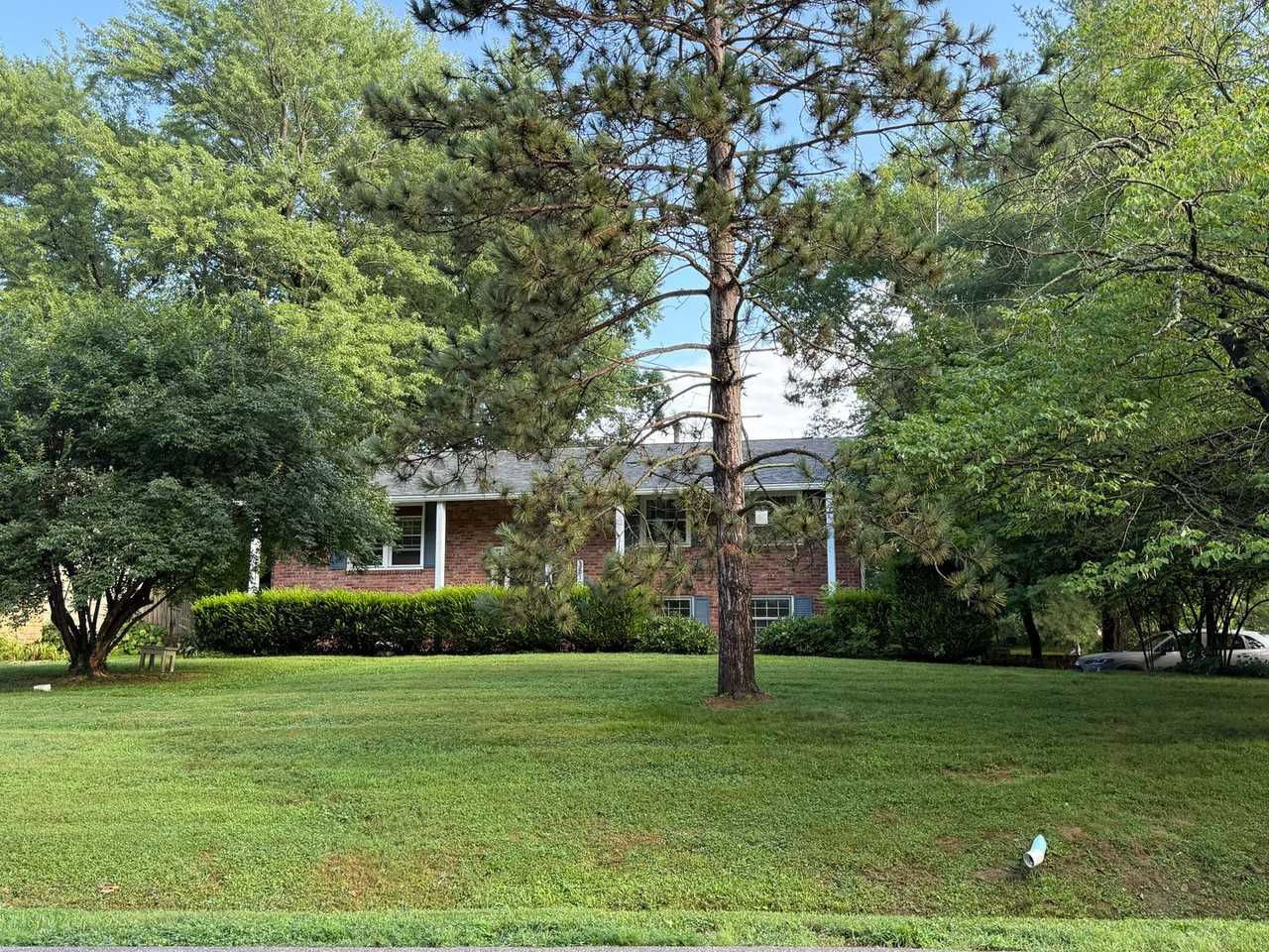 3519 East Morningside Drive - Photo 2 of 27