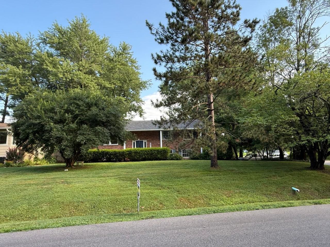 3519 East Morningside Drive - Photo 3 of 27