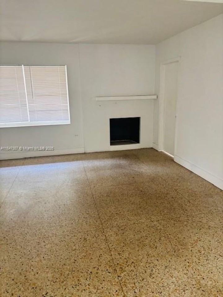 4950 N Miami Ave - Photo 2 of 11