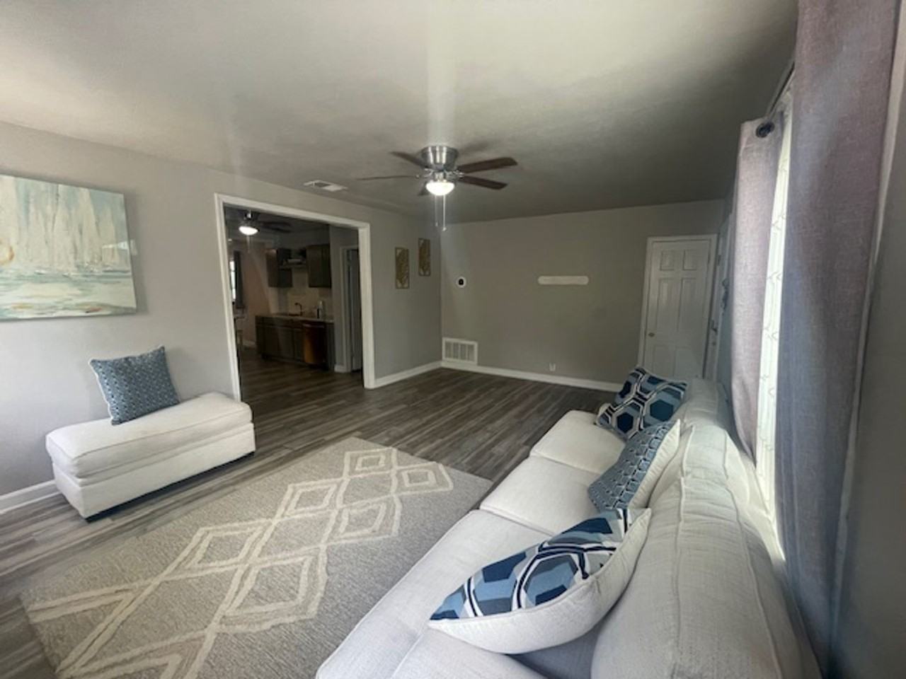 322 Beverly Dr - Photo 3 of 21