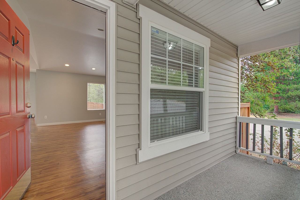 4919 148th Pl Se - Photo 3 of 26