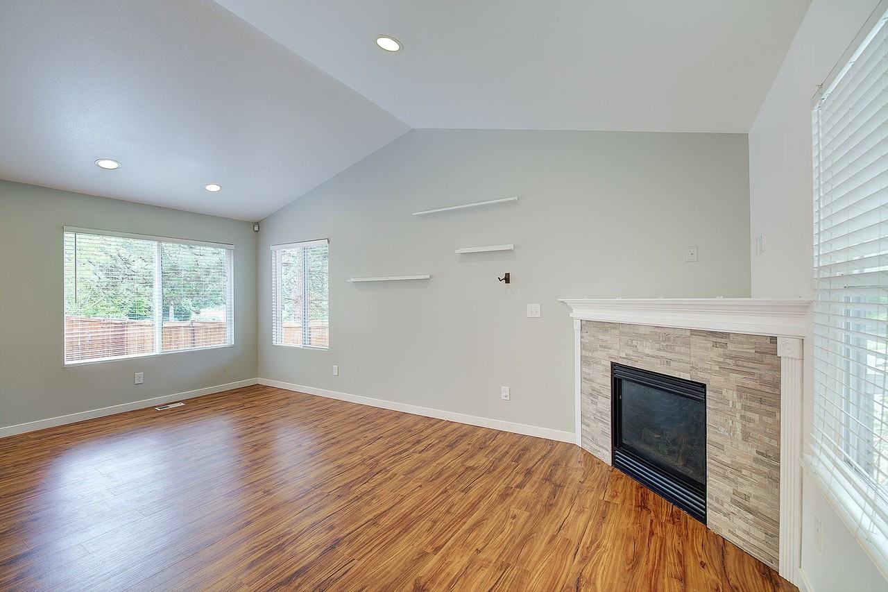 4919 148th Pl Se - Photo 5 of 26