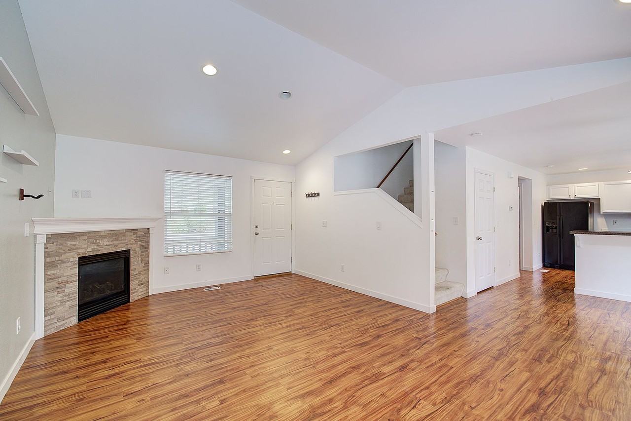 4919 148th Pl Se - Photo 7 of 26
