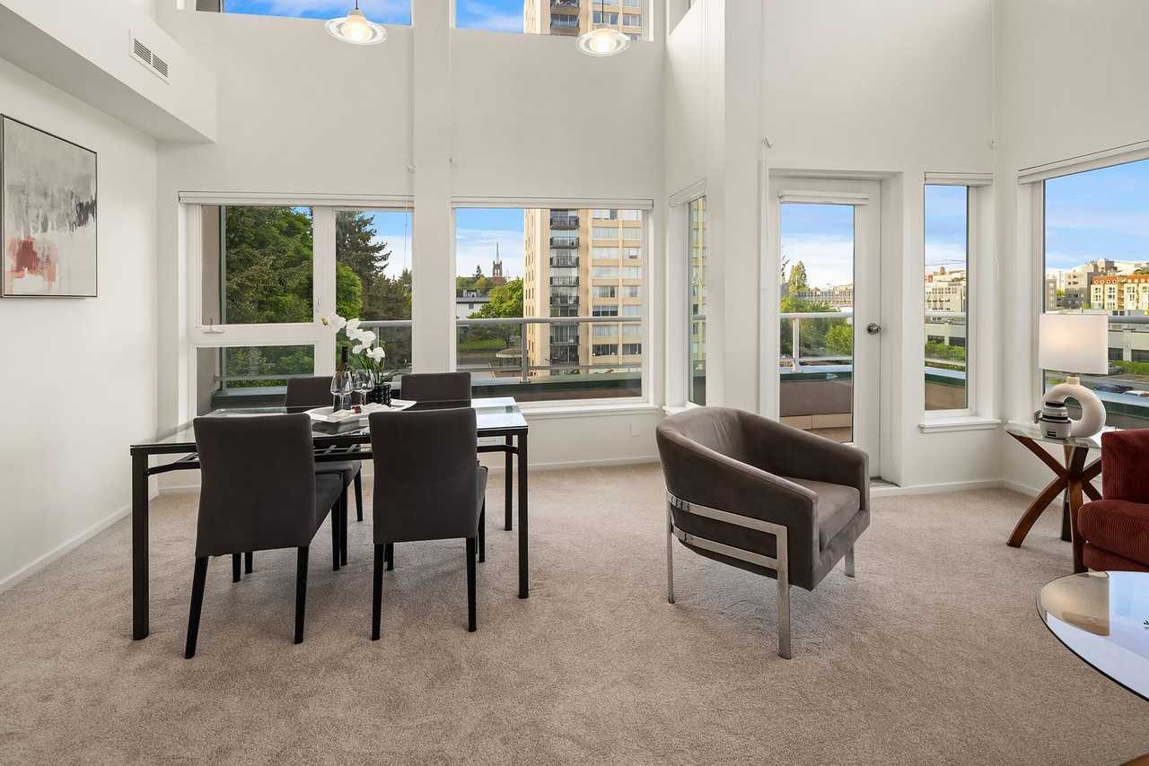 4528 8th Ave Ne #5A - Photo 2 of 27