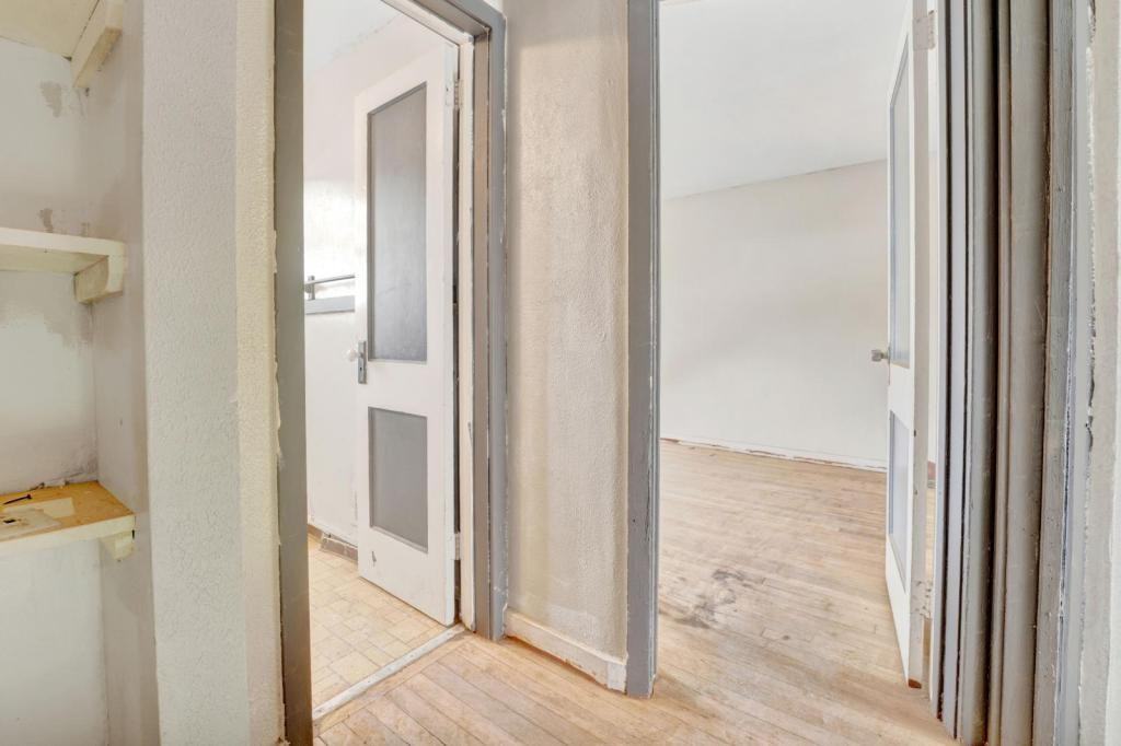 28 Blackmore St - Photo 5 of 7