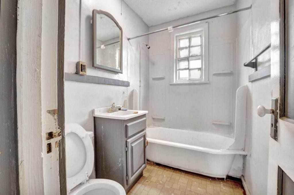 28 Blackmore St - Photo 6 of 7