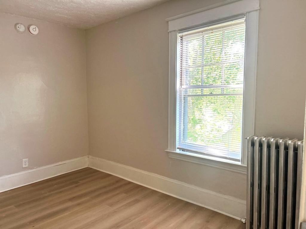 37 Union St - Photo 5 of 8