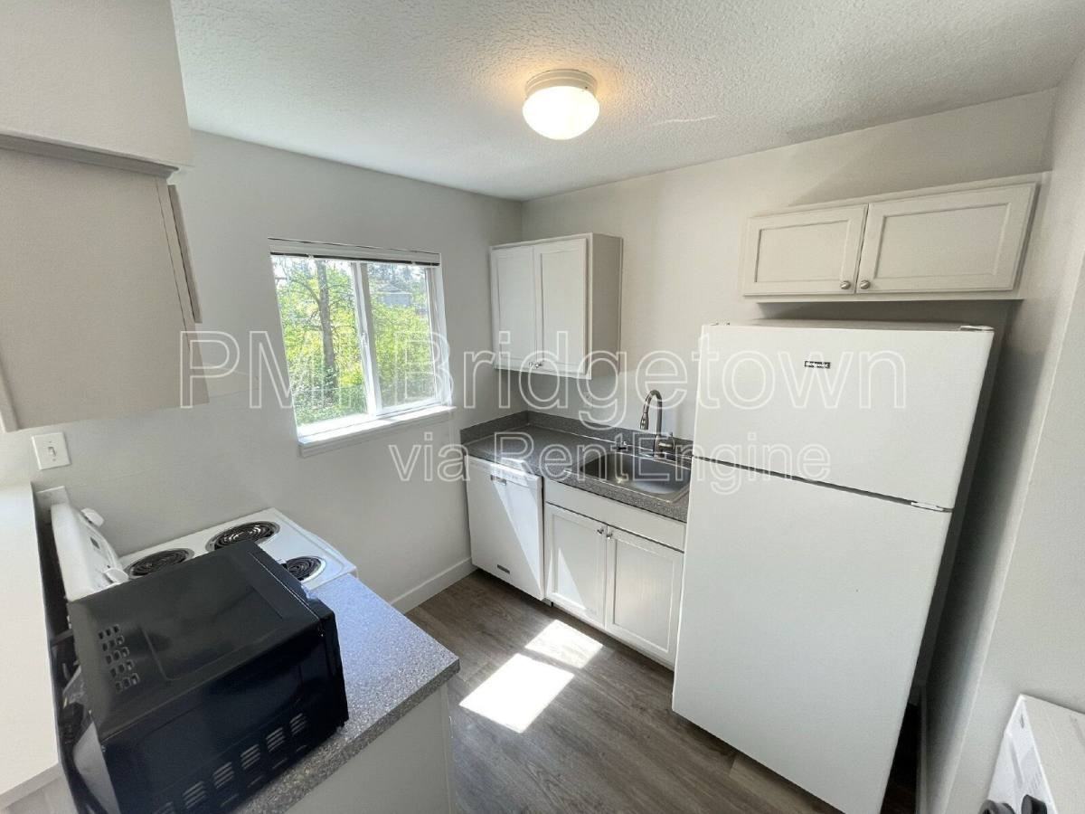 4800 Se Boardman Ave #4 - Photo 2 of 10