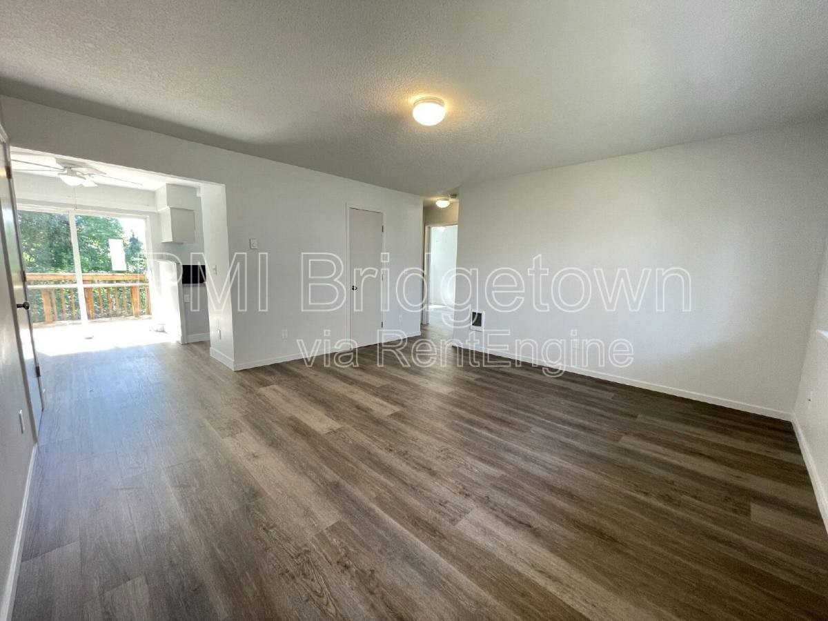 4800 Se Boardman Ave #4 - Photo 7 of 10