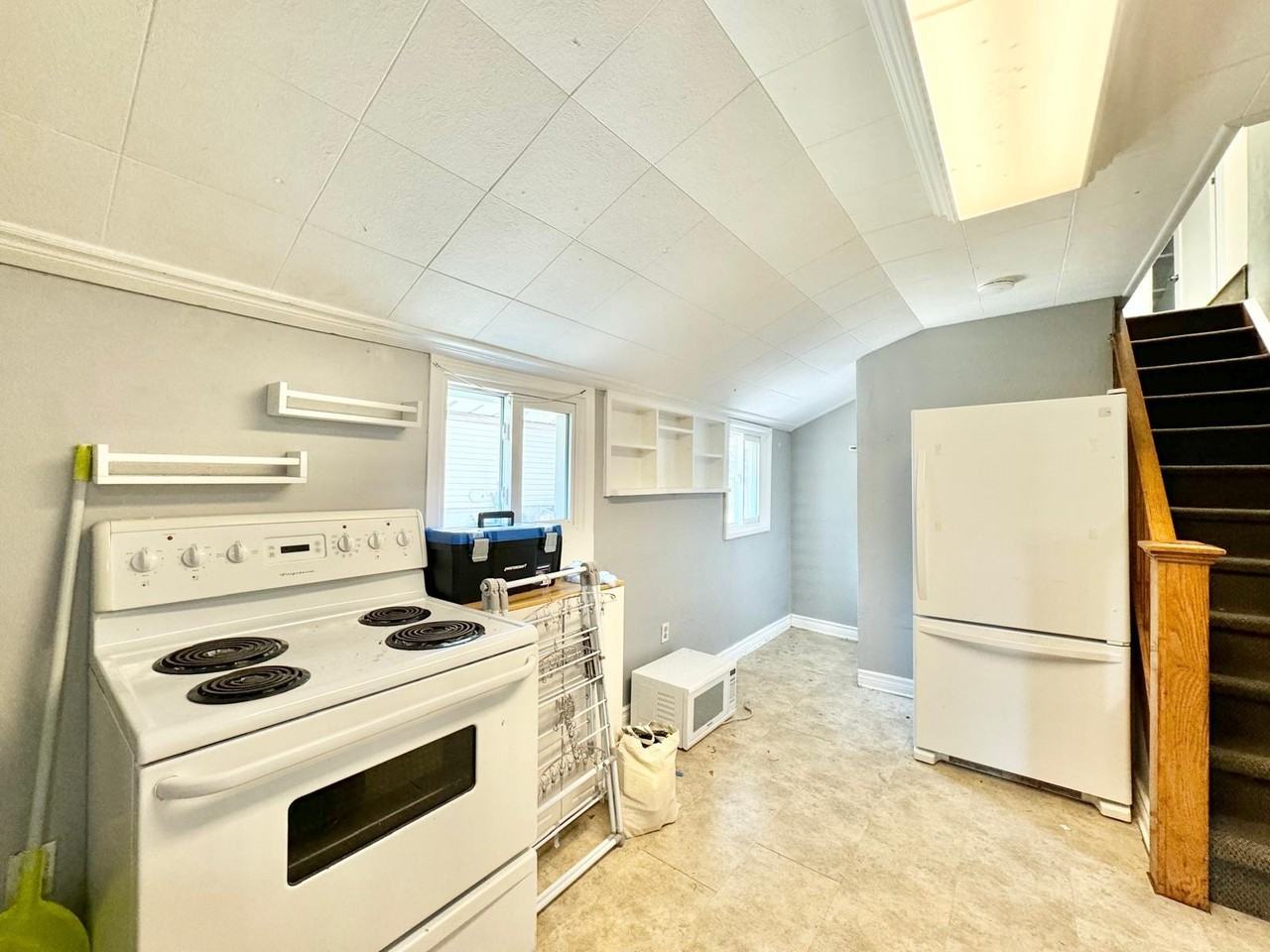 6 Chestnut St E - Photo 6 of 11