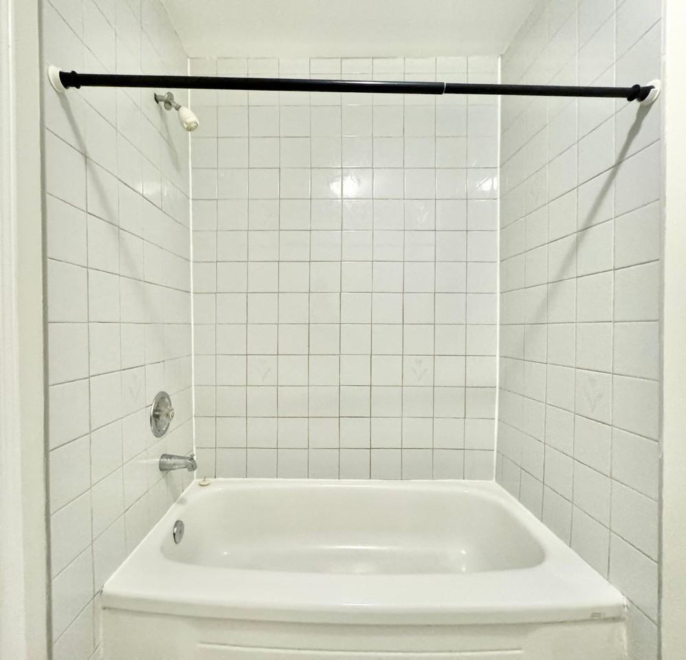 59 Queenston St #B - Photo 7 of 17