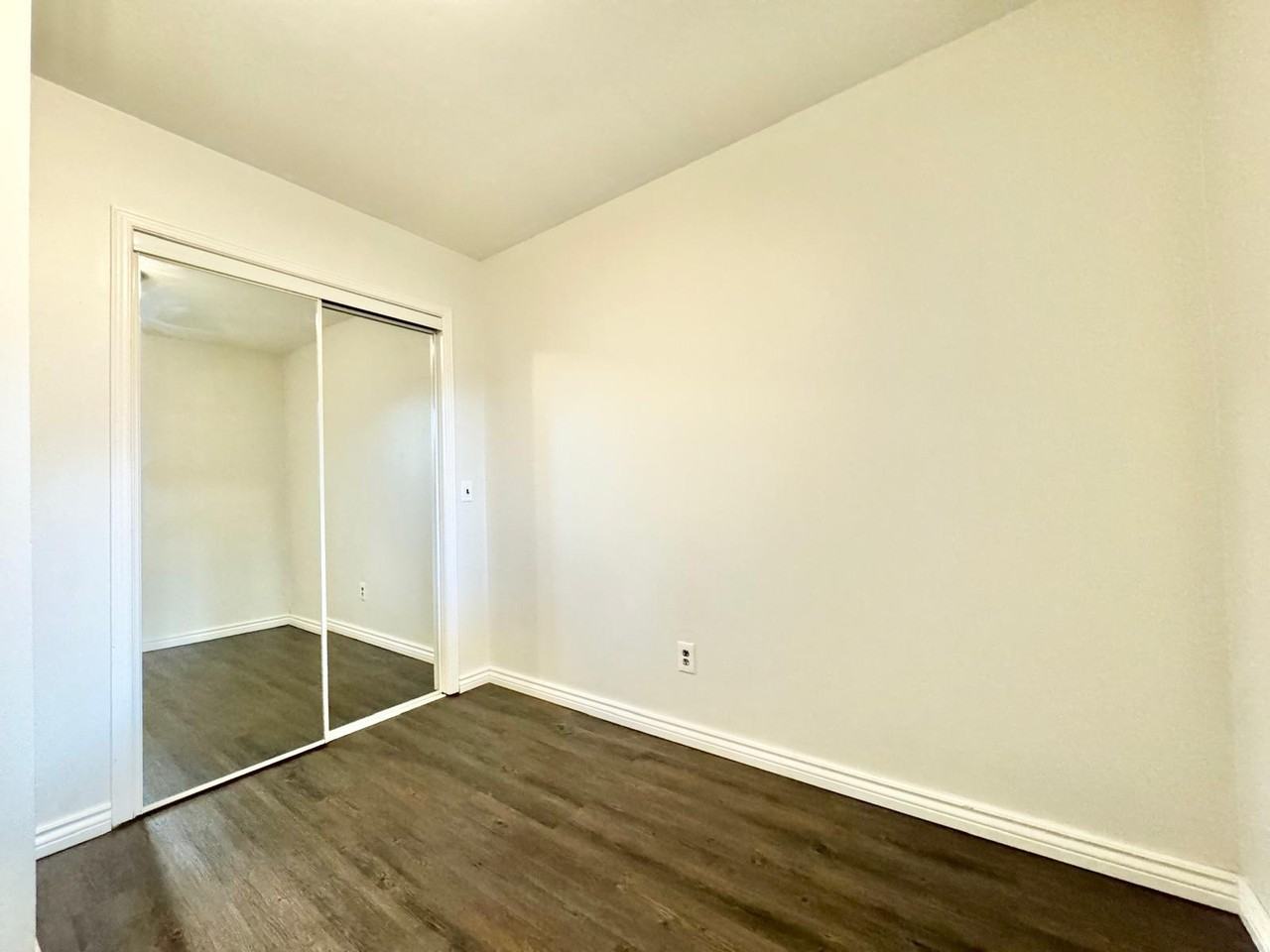 59 Queenston St #B - Photo 2 of 17