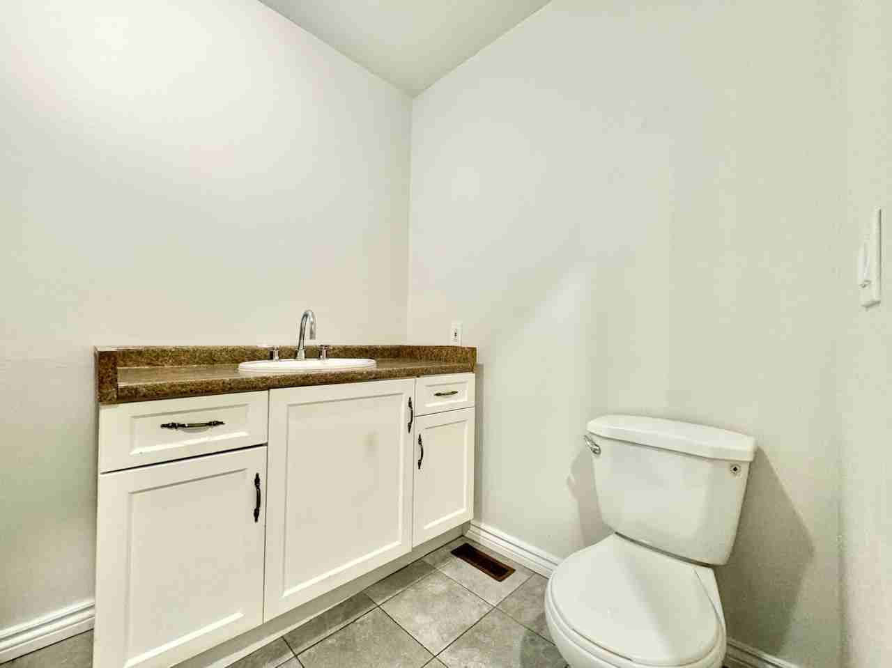 59 Queenston St #B - Photo 4 of 17