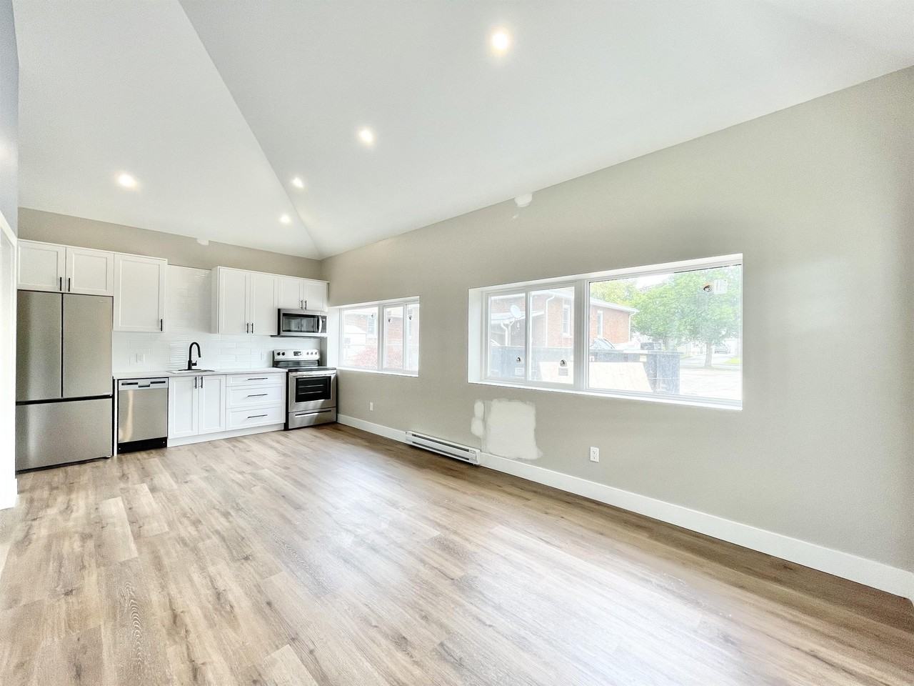 111 Mcalpine Ave S #REAR - Photo 7 of 9