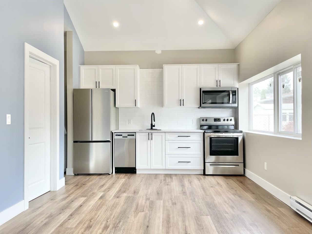 111 Mcalpine Ave S #REAR - Photo 6 of 9