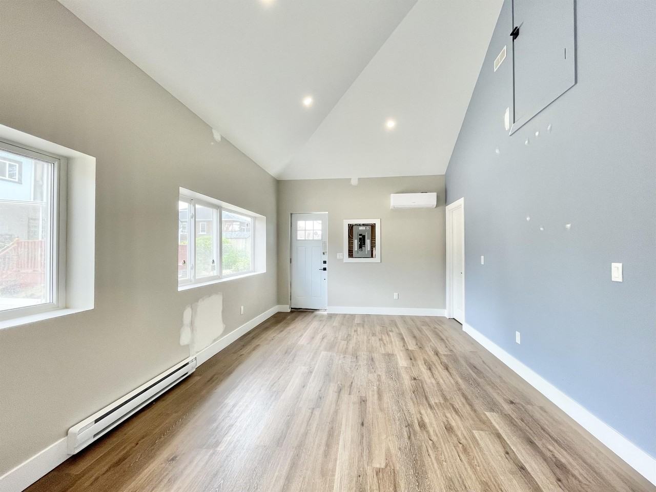 111 Mcalpine Ave S #REAR - Photo 2 of 9