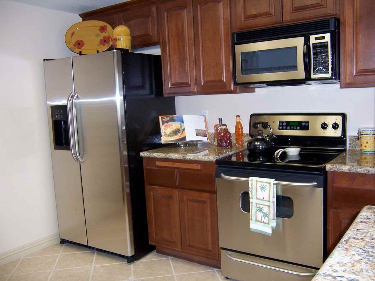 Laurelglen - Photo 2 of 14