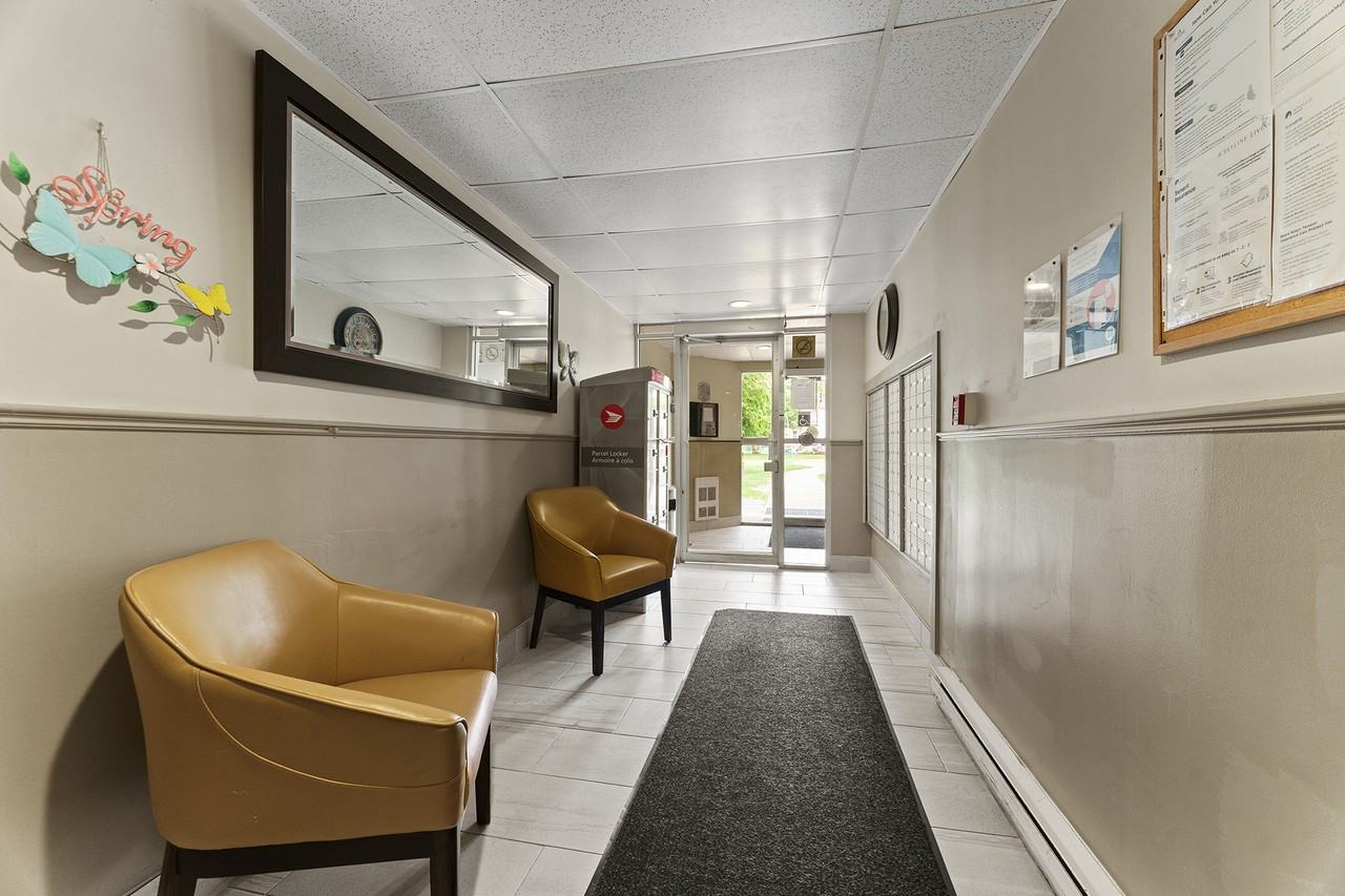 Rivershore Tower Apartments - Photo 3 of 20